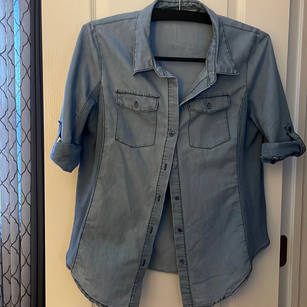 Ci sono button up